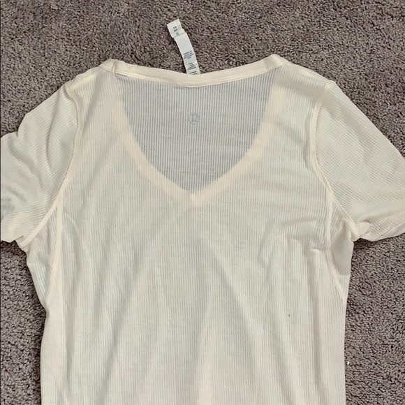 Lululemon Tee - Picture 2 of 4